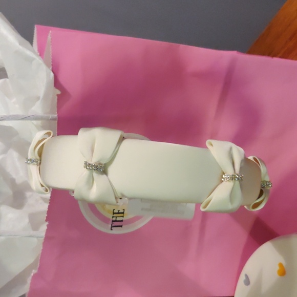 Designer headband with bows and crystal s very comfortable NWT - Picture 7 of 16